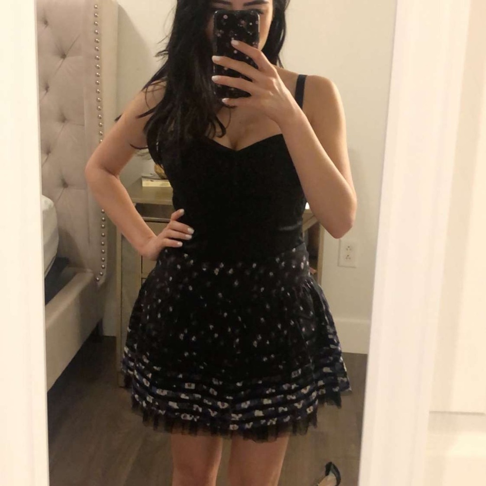 Bebe skirt
